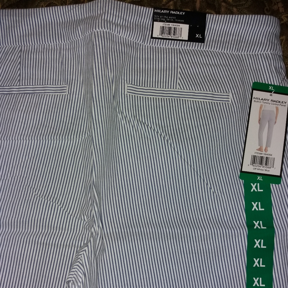Hilary Radley Ladies' Seersucker Pull-On S… - Picture 10 of 12